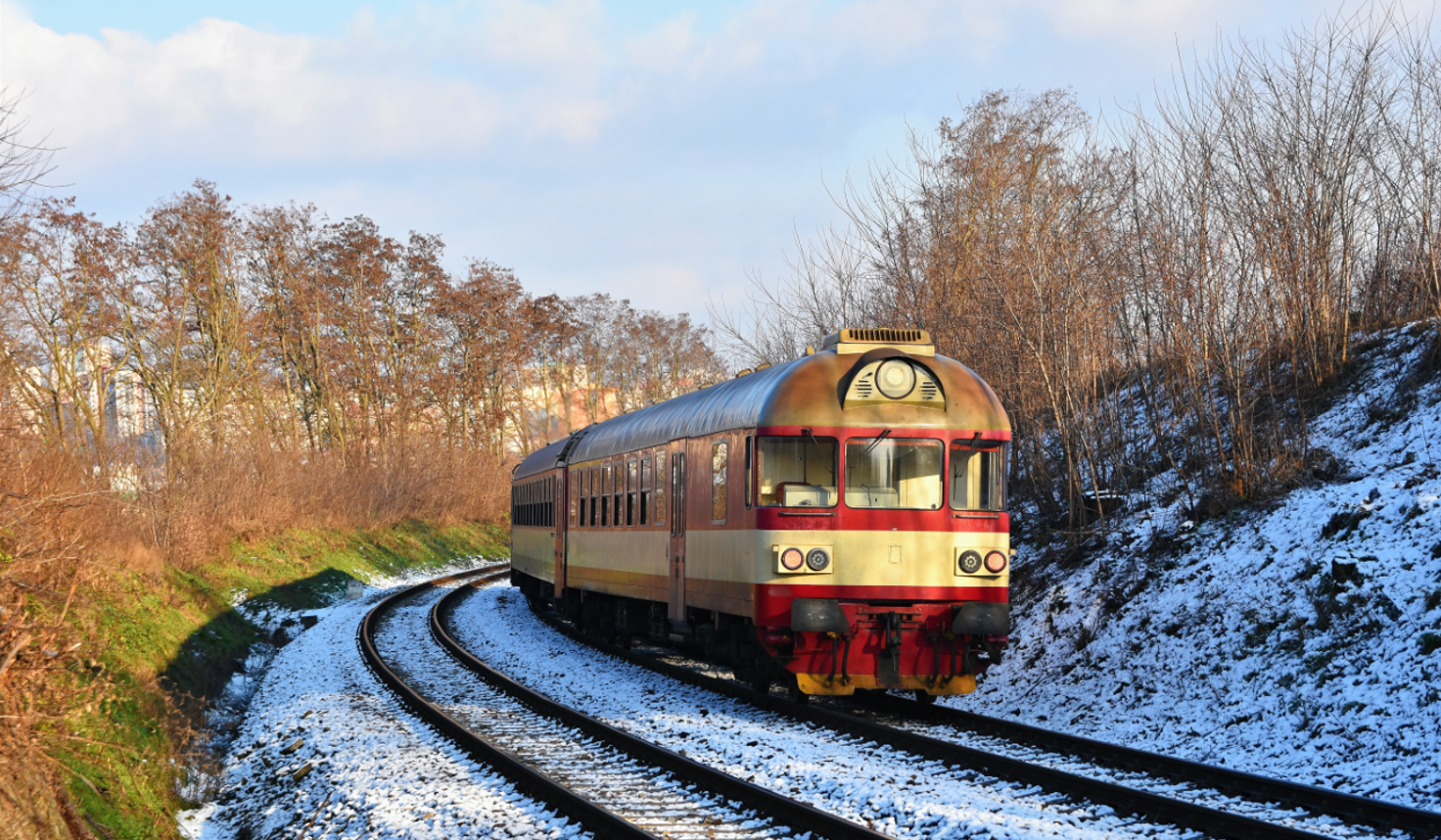 The Resurgence of Railway Tourism: Luxe Heritage Trains and New Themed Circuits